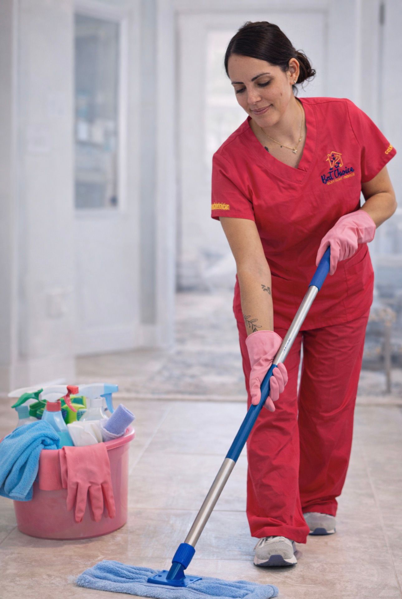 Fabiana from Best Choice 4U mopping a client's home in Richmond, VA